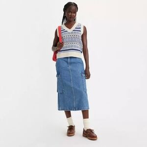 NWOT Levi's cargo skirt